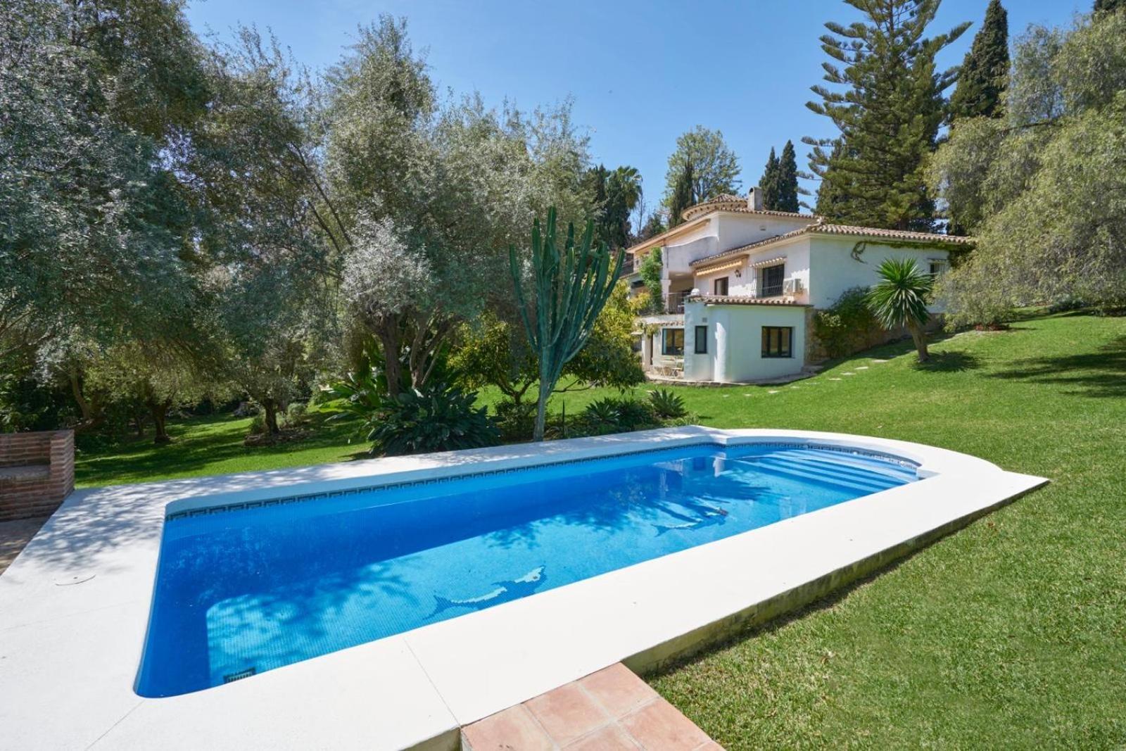 Villa Dos Palomas On The Golden Mile In Marbella Exterior foto